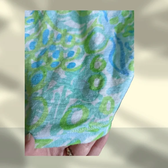 Lilly Pulitzer V Neck - Picture 3 of 4